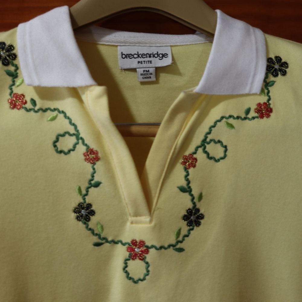 Breckenridge Pale Yellow Embroidered 3/4 Sleeve Top PM - Picture 5 of 10